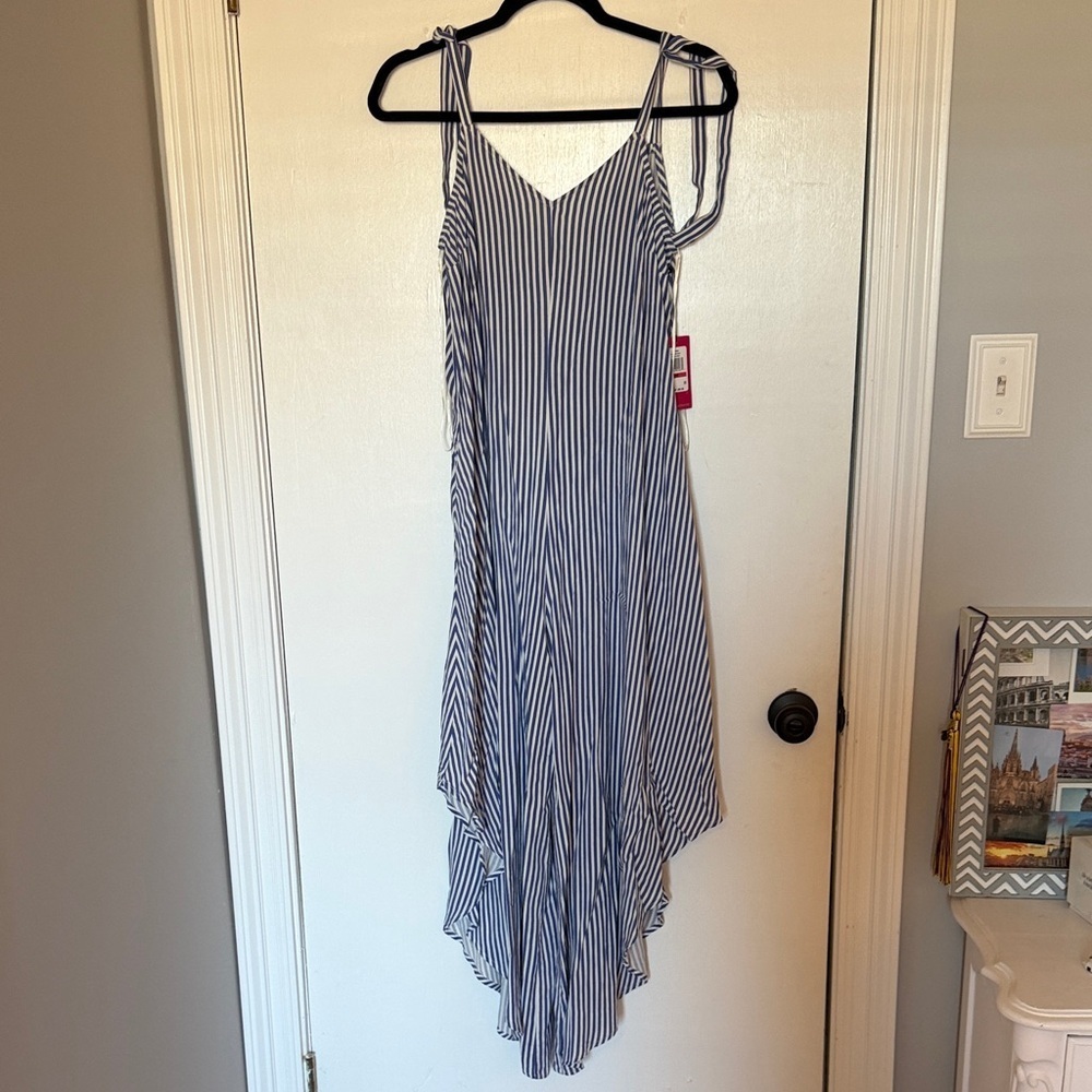 NWT- Vince camuto- Striped Navy and White Asymmetrical romper- size XS